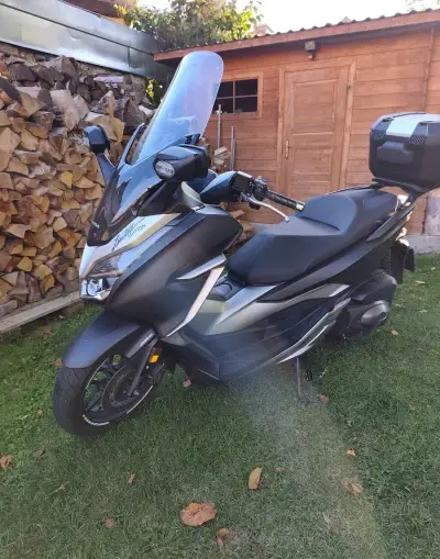 Honda Forza 300