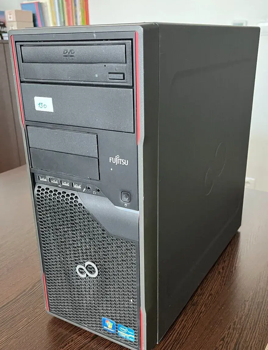 PC Fujitsu ESPRIMO P900