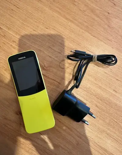 Nokia 8110 yellow banana