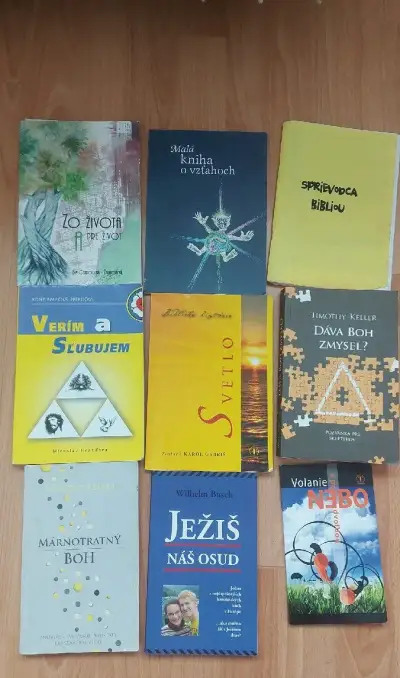 Rôzne náboženské knihy