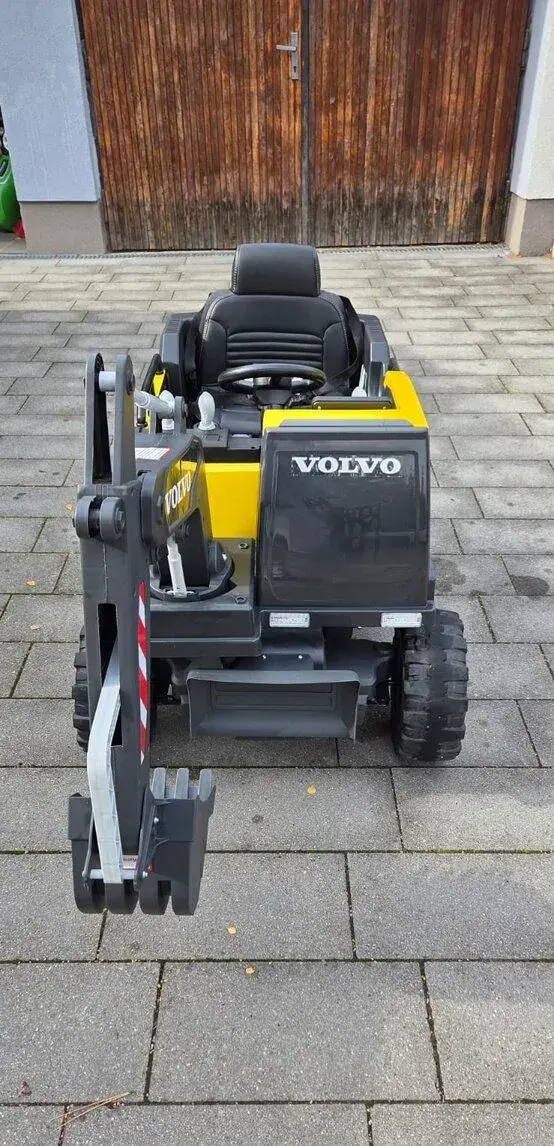 Elektricky bager Volvo