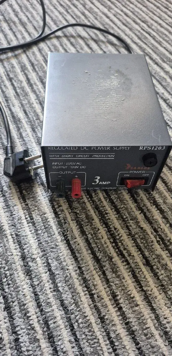 Samlex RPS-1203 – 13,8 V / 3 A komunikačný napájací zdroj