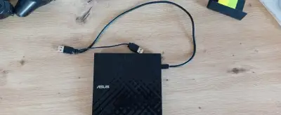 Externa DVD mechanika Asus