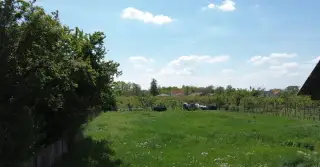 VÝNIMOČNÁ PRÍLEŽITOSŤ | Rozľahlý stavebný pozemok (11 árov)