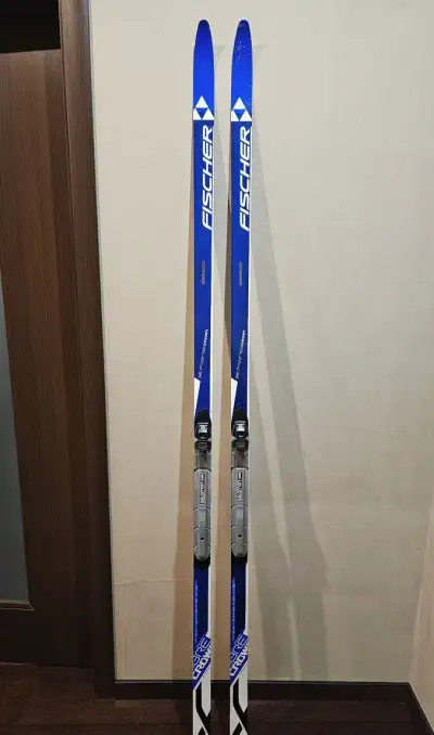 Bežky Fischer Fibre Crown EF, 194 cm, šupina, viazanie SNS