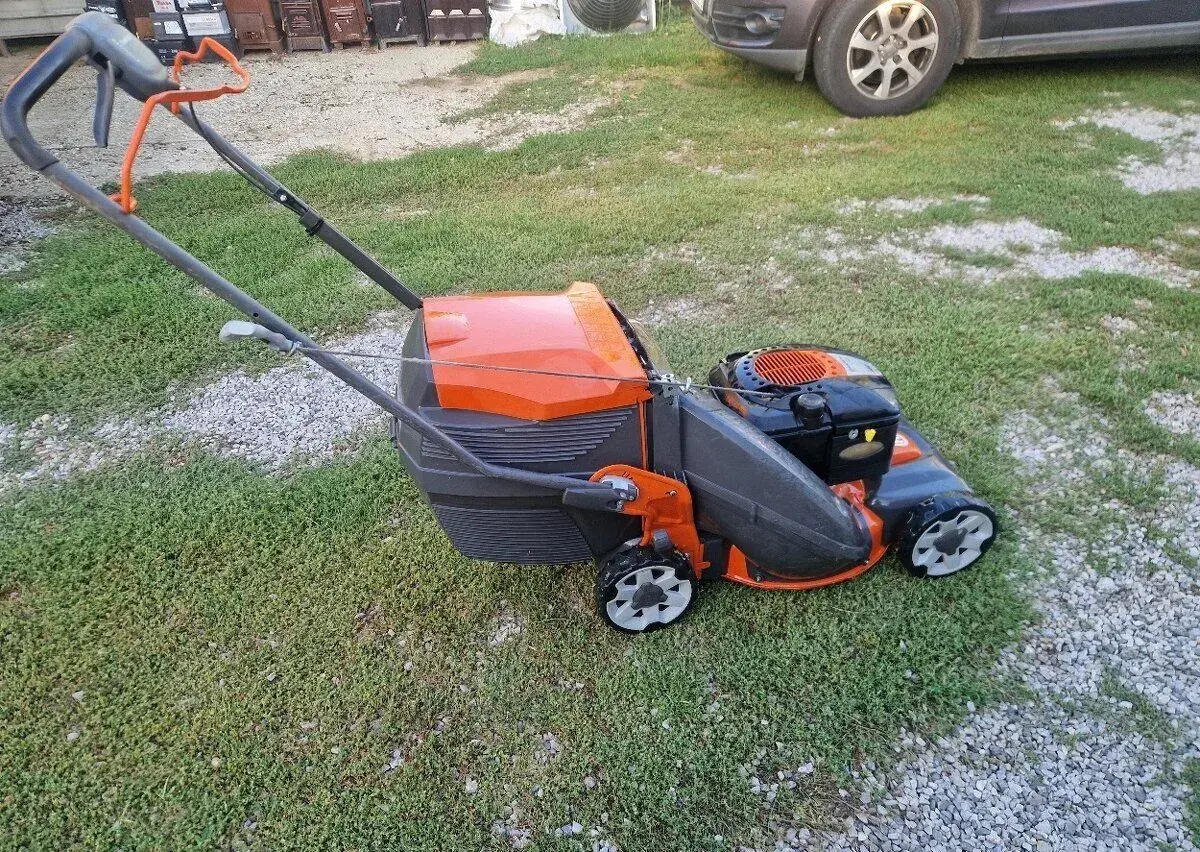 Kosačku Husqarna LC 348V