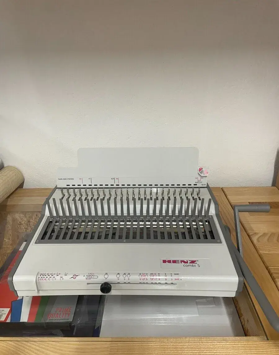 Viazací stroj na plastovú väzbu Renz Combi S