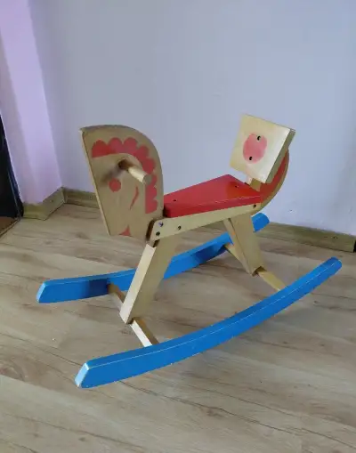 Drevený hojdací koník
