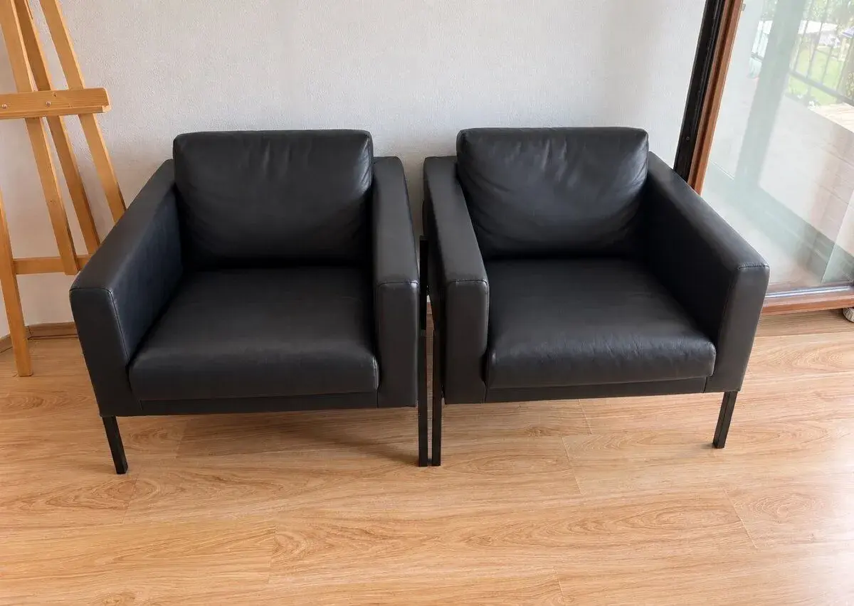 2 kožené kreslá