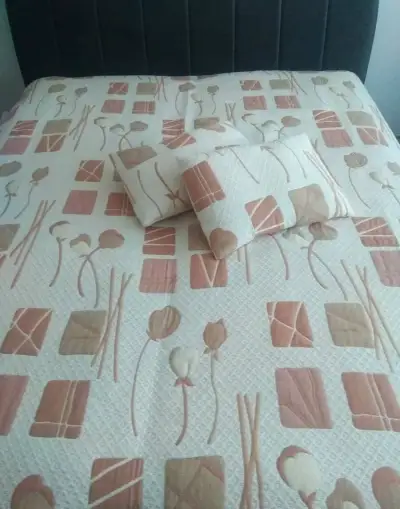 Obojstranný prehoz na manželskú posteľ