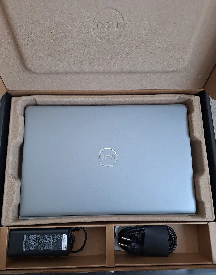 Nový Dell Latitude 5550 | i5 | 16 GB | 512GB M.2 | Záruka