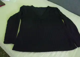 Dámsky čierny pulover XL