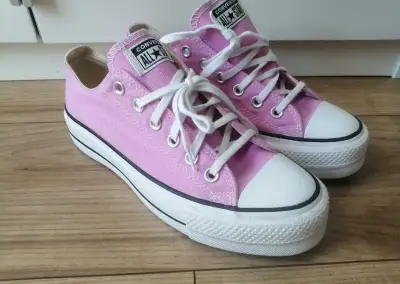 Converse ruzove