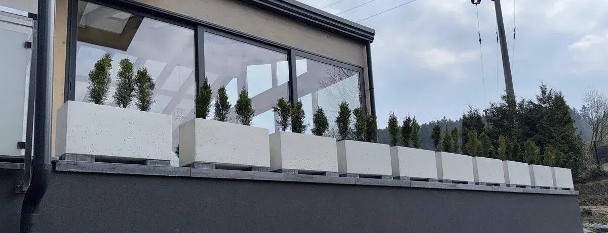 Betonove kvetináče