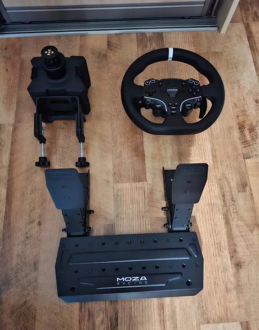 Volant MOZA R5 Bundle Direct Drive (volant + pedále)