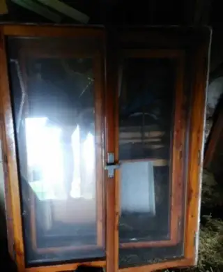 Okná z červeného smreka.