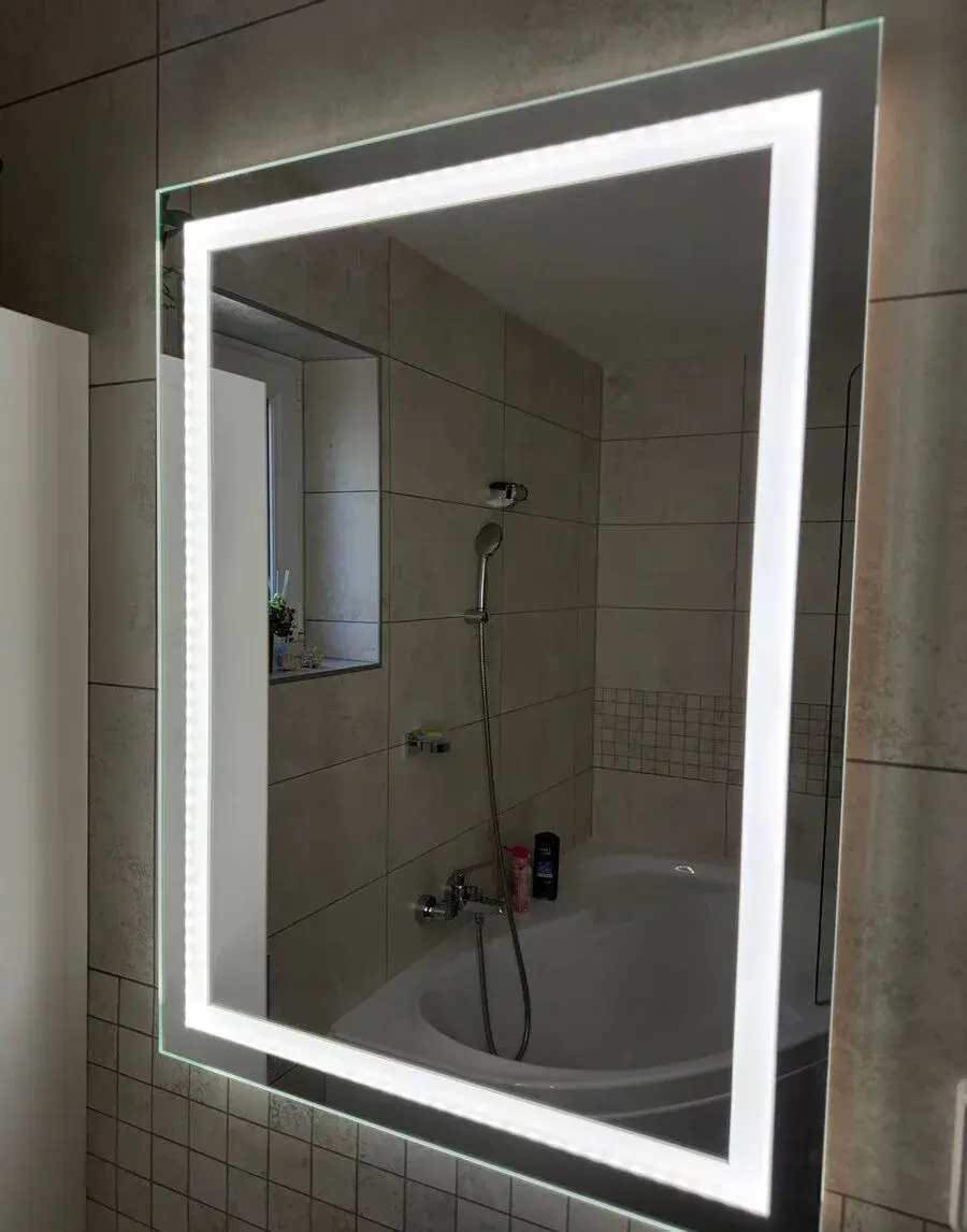 LED podsvietené zrkadlo