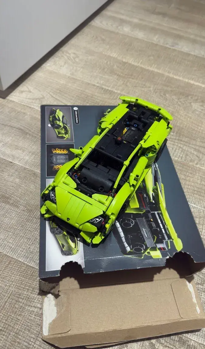 LEGO Technic Lamborghini Huracan + krabica a navod