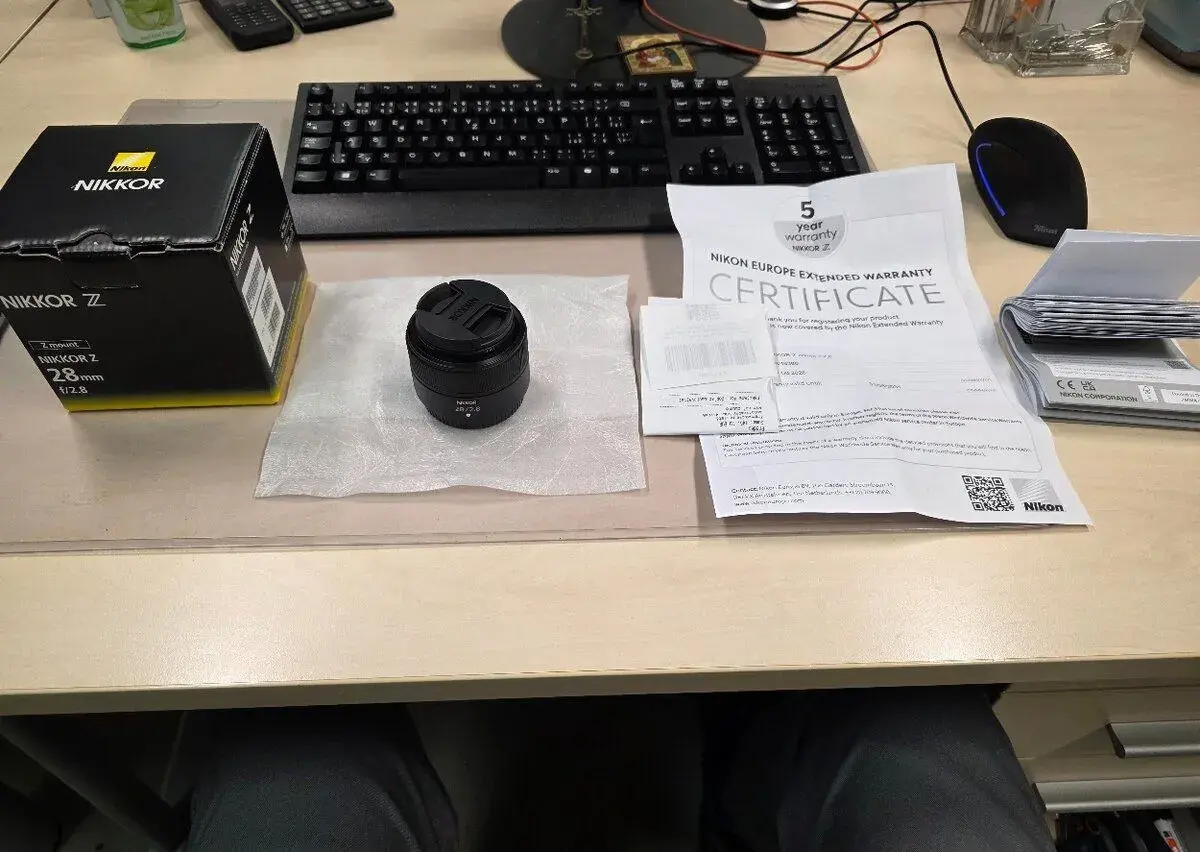 Nikon Nikkor Z 28/ 2.8 + UV filter v záruke .