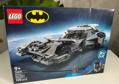 LEGO® Super Heroes 76332 Batman™ Batmobil - nové
