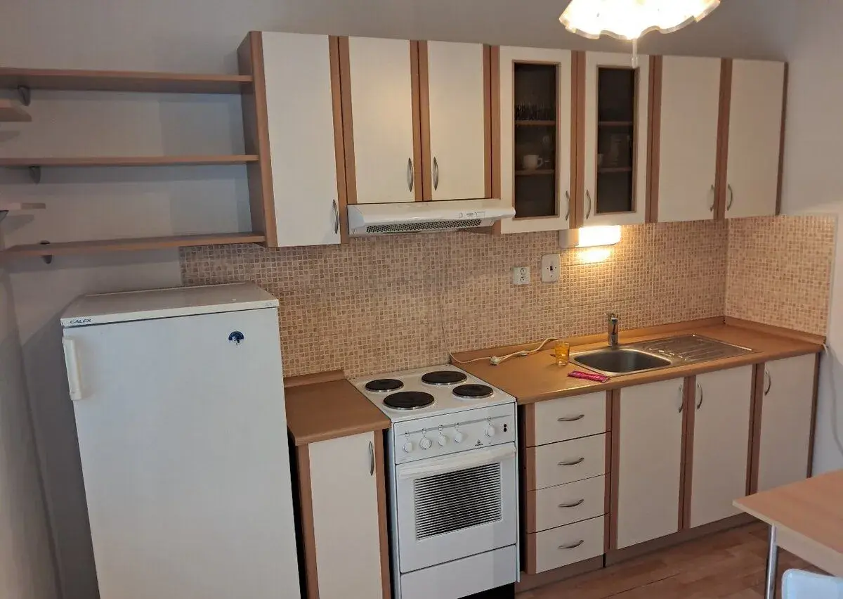 Kuchynská linka + spotrebiče
