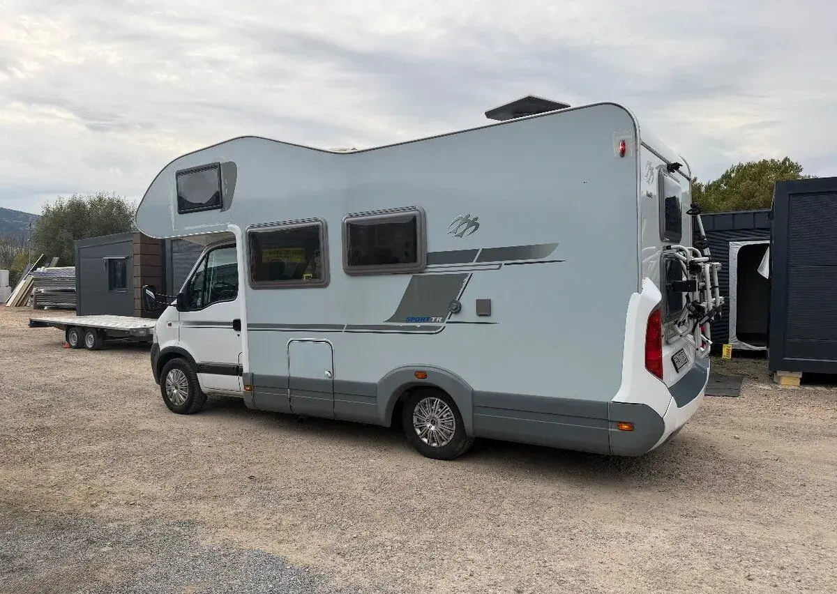 Autokaravan KNAUS 5-6 miest alkovňa