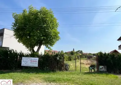 NA PREDAJ - Stavebný pozemok s veľkou záhradou a potenciálom