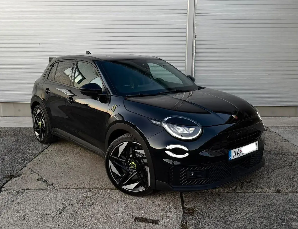 Abarth 600e Turismo - 240 PS - Nové - SK ŠPZ