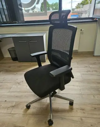 Kancelárska stolička NED MF