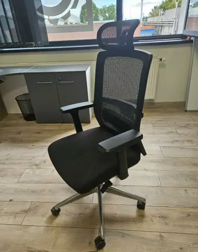Kancelárska stolička NED MF