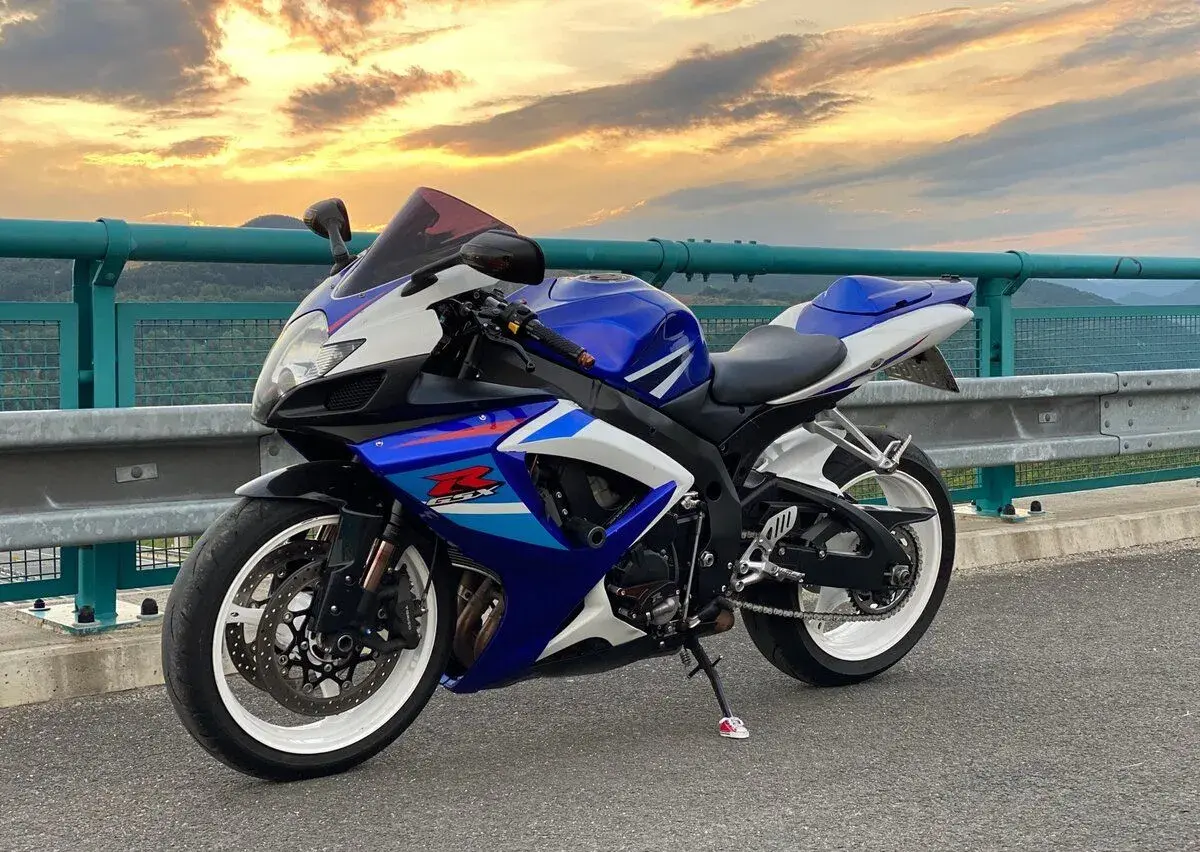 Suzuki GSX-R 750 K7