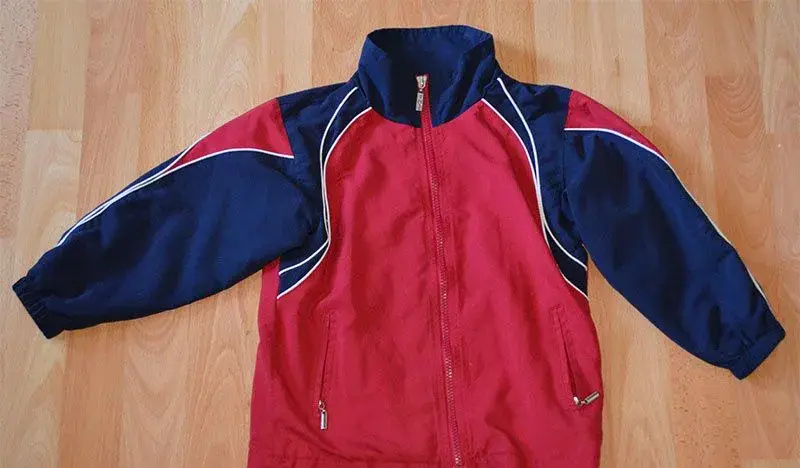 Tenka sportova bunda zn. Sanjoy, vel. 104-110 za 2,50€