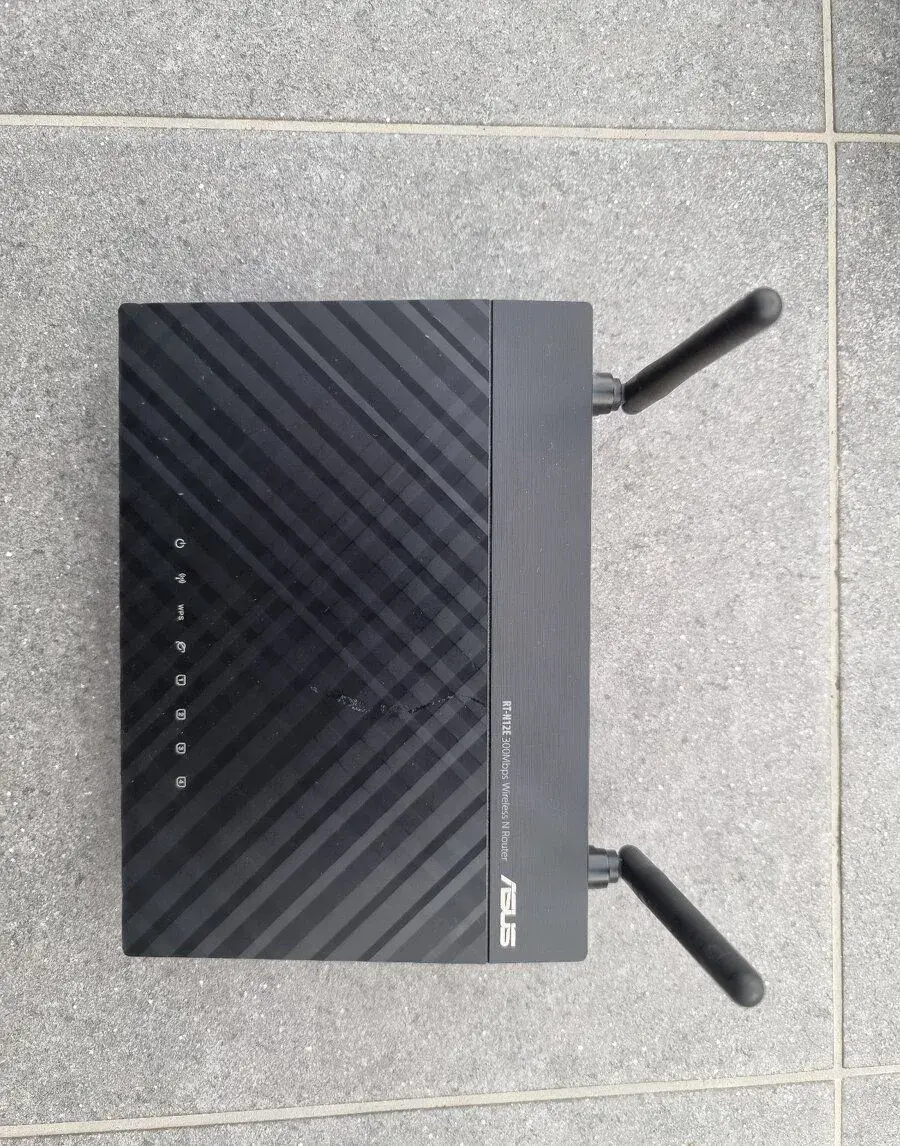 Router WiFi - ASUS RT-N12E