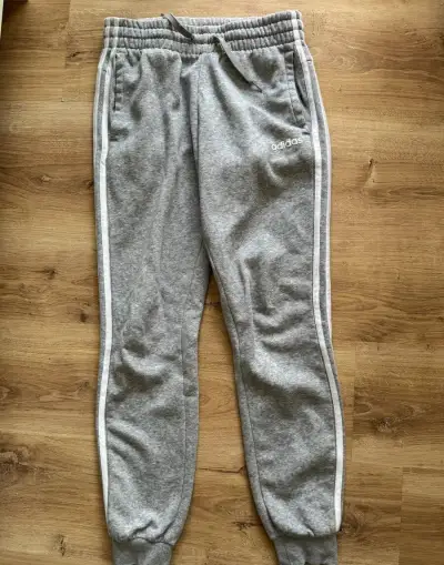 tepláky adidas