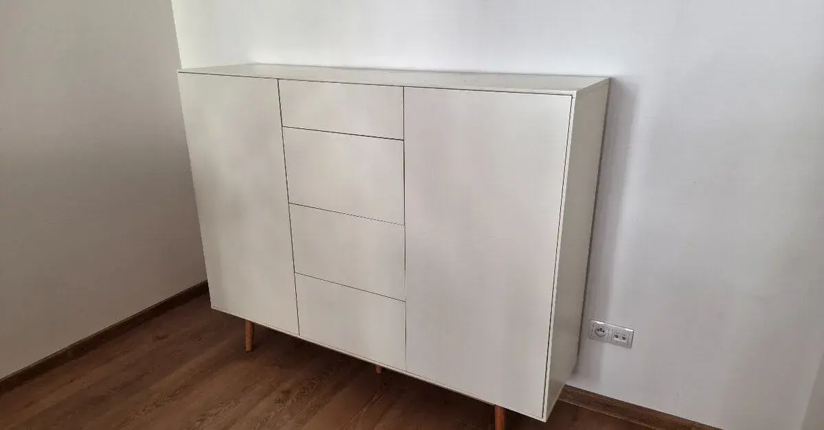 Vysoká komoda do spálne / izby - 160x40x129cm