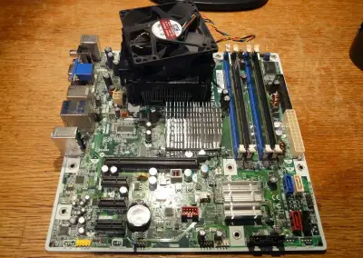 Osadeny MB ASUS IPIEL-LA