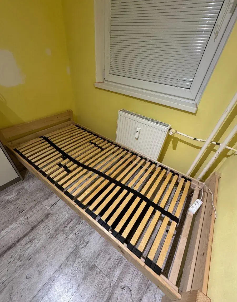 Drevená posteľ IKEA TARVA + lamelový rošt LÖNSET