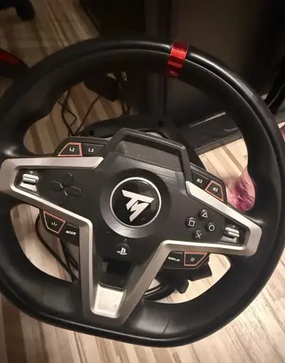 Volant Thrustmaster T248 a Thrustmaster TH8