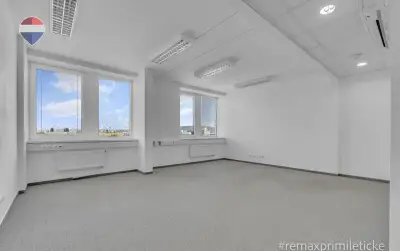 Priestranné kancelárske priestory 300 m² na prenájom | Pesto