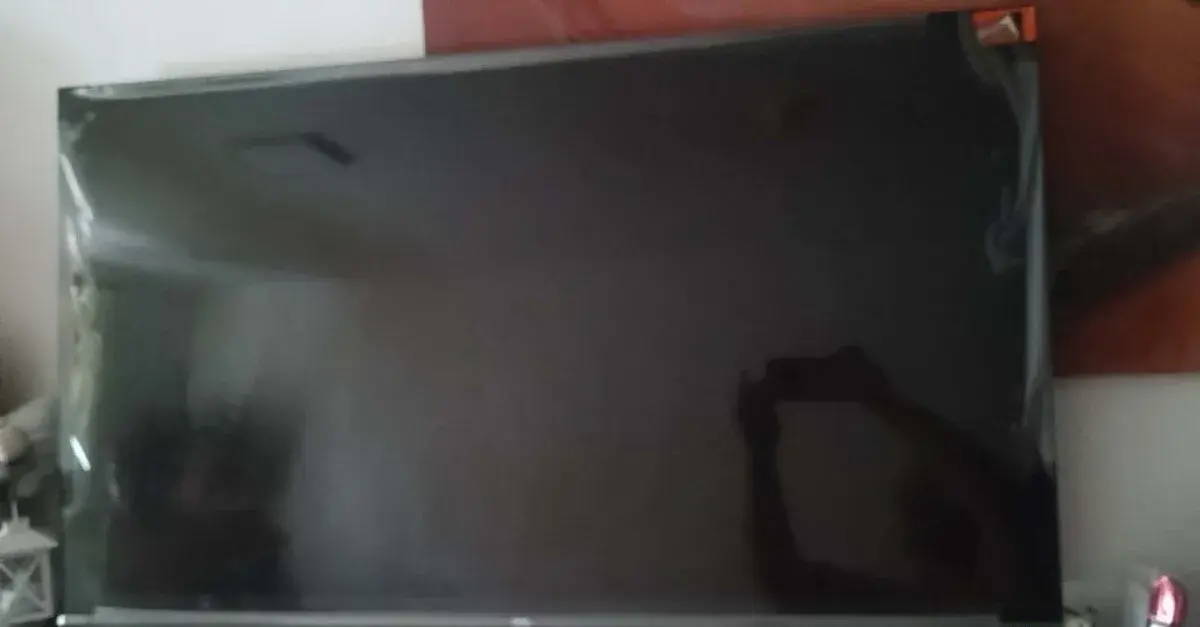 TV Smart TCL 108cm