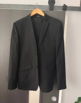 Čierny oblek Slim fit