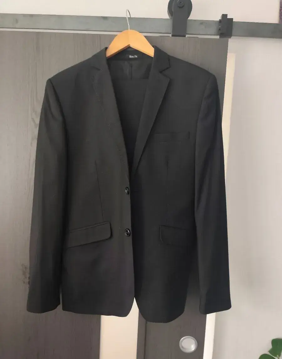 Čierny oblek Slim fit