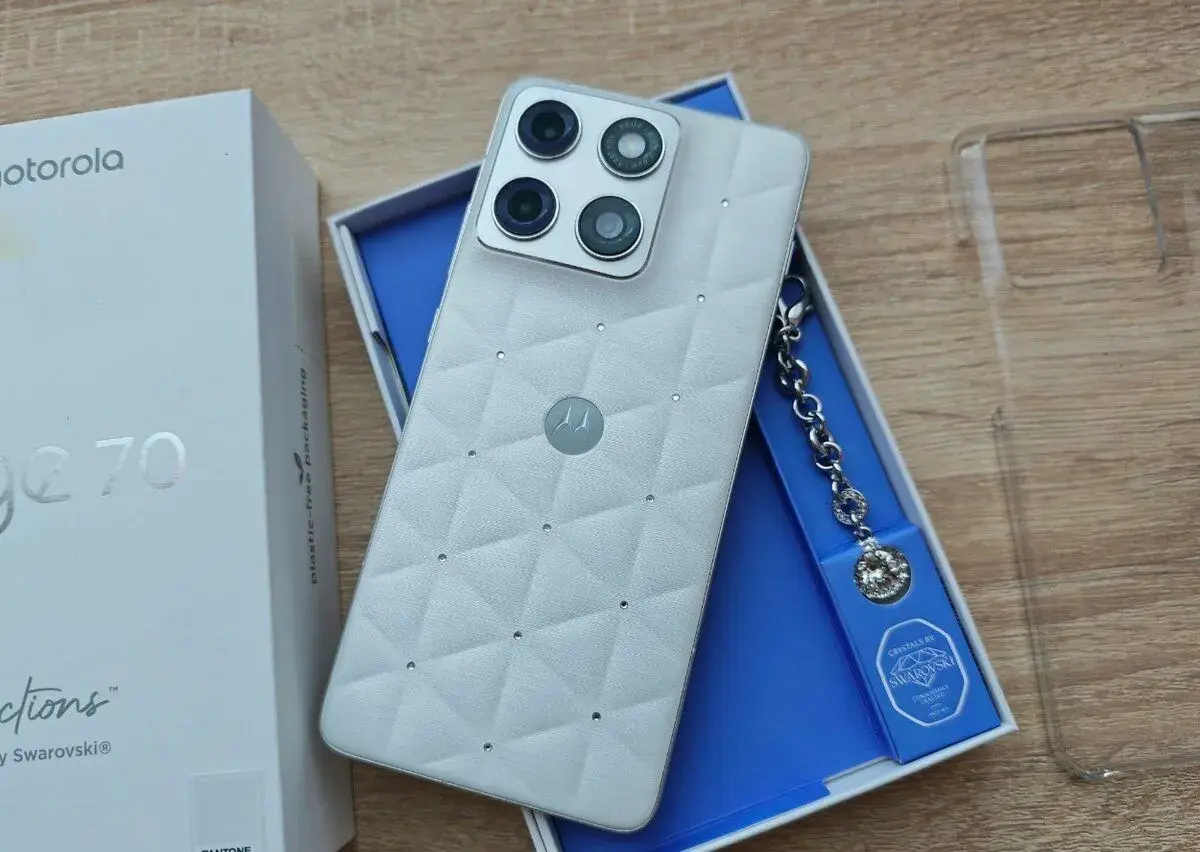Motorola Edge 70,Swarovski,Cloud Dancer, 12GB/512GB,zaruka