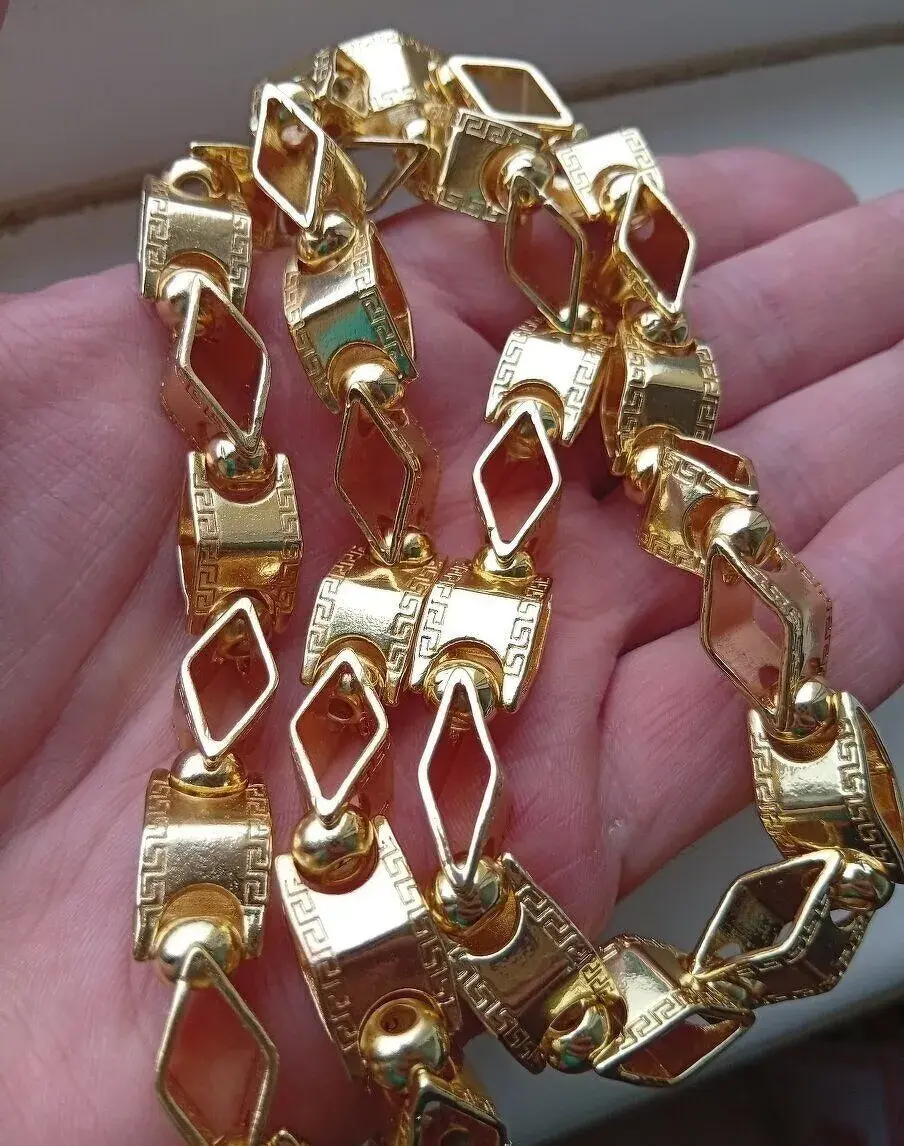 VERSACE REŤAZ - LUXUS A ELEGANCIA