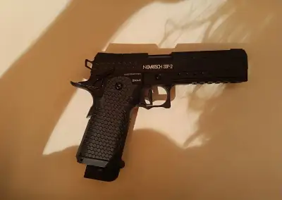 Airsoftovú repliku Novritch SSP-2