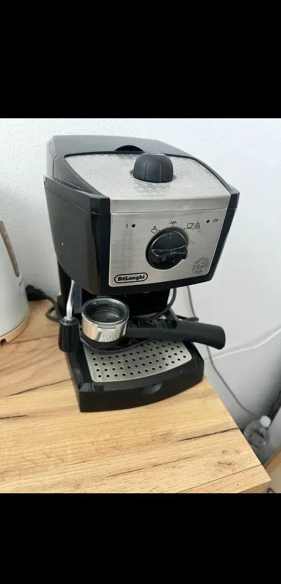 Pákový kavovar Delonghi