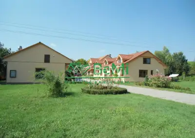 NR - Veľký Báb, polyfunkčný objekt mimo obce-tichá lokalita