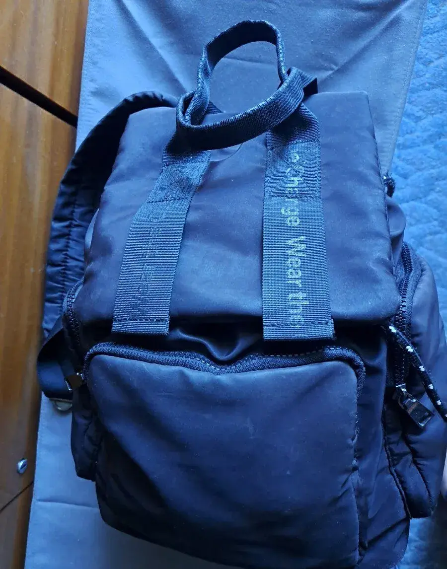 Štýlový čierny mestský ruksak z C&A