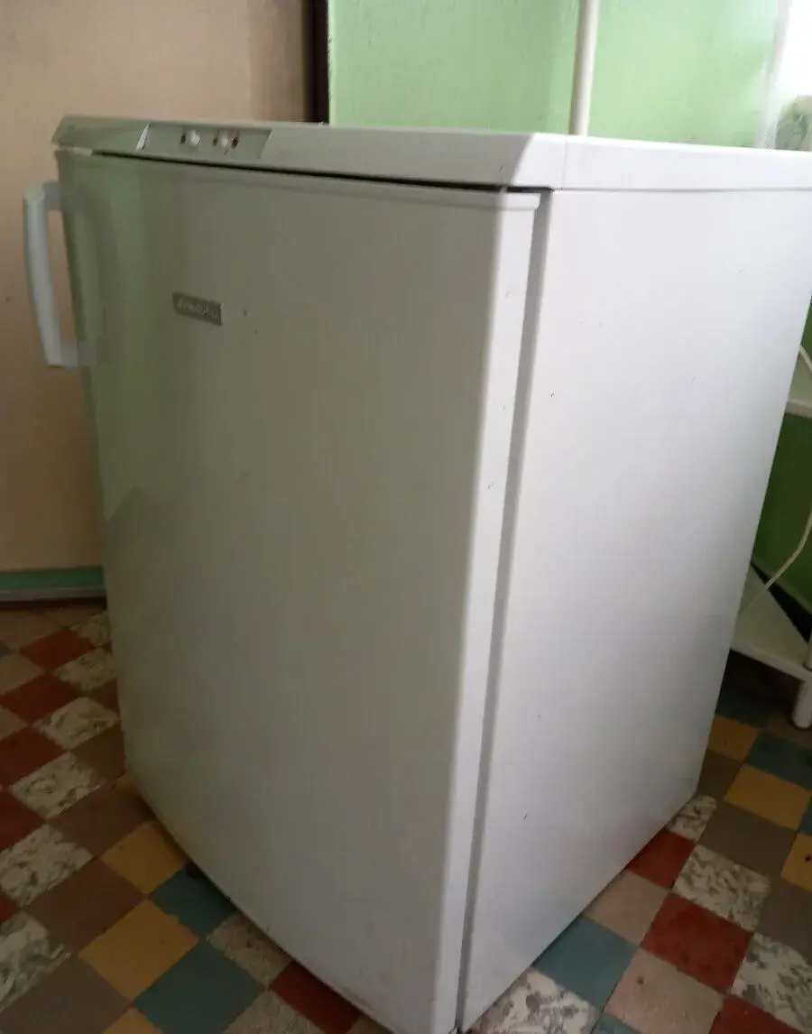 Mrazák 4 šuplikovy ELEKTROLUX 100l,italia