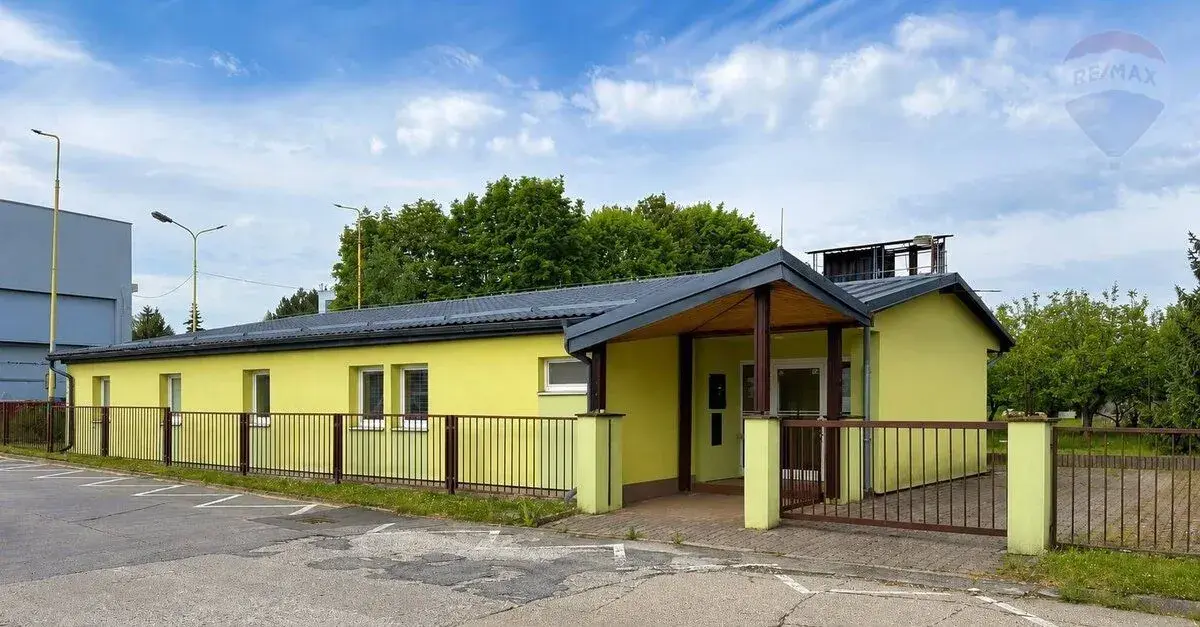 Administratívno-prevádzková budova v Prievidzi - kancelárie,